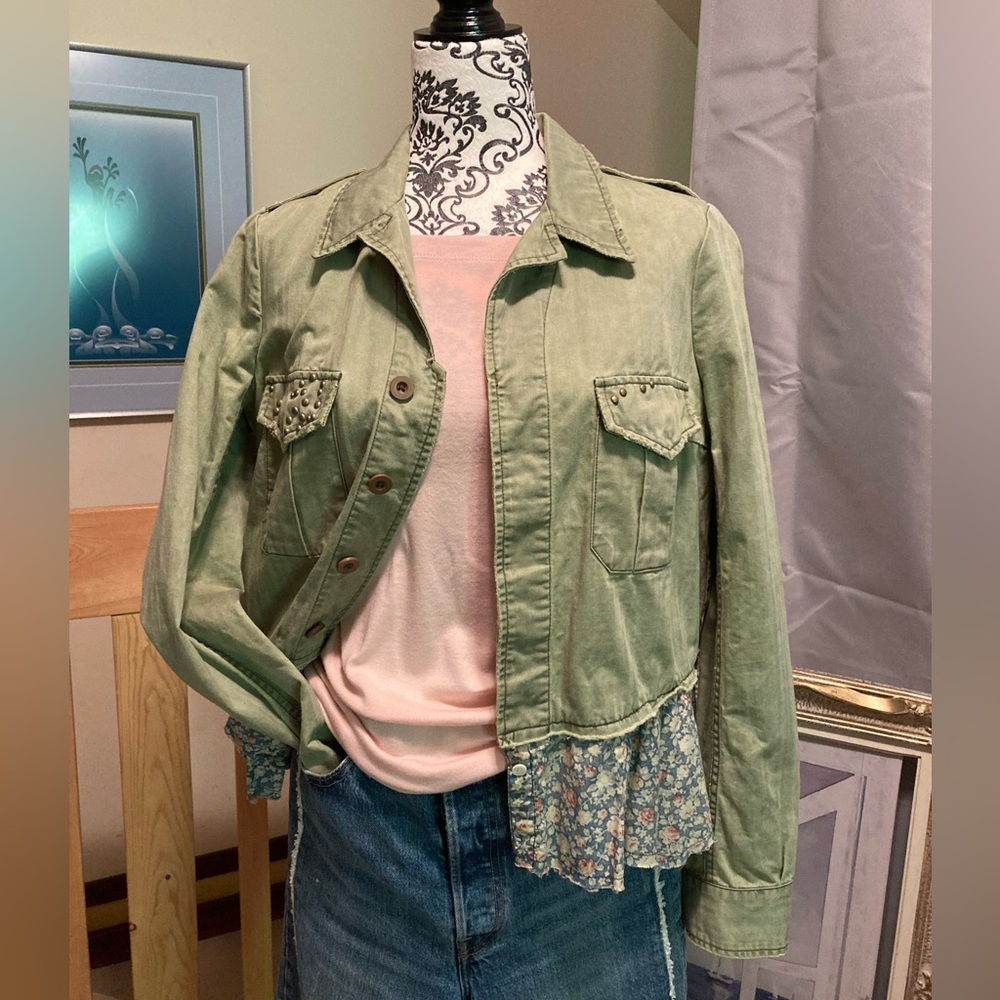 WE THE FREE—(Medium) light sage green & floral jean jacket—Lightweight Cotton